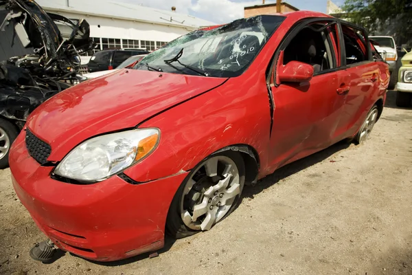 Auto opgeteld bij een ongeval — Stockfoto