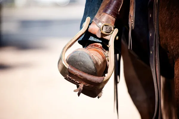 Stiefel im Steigbügel — Stockfoto