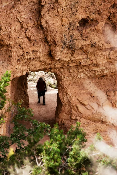 Turysta na szlak jasny anioł w grand canyon — Zdjęcie stockowe