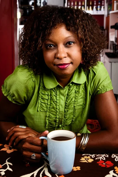 Hezká africká americká žena — Stock fotografie
