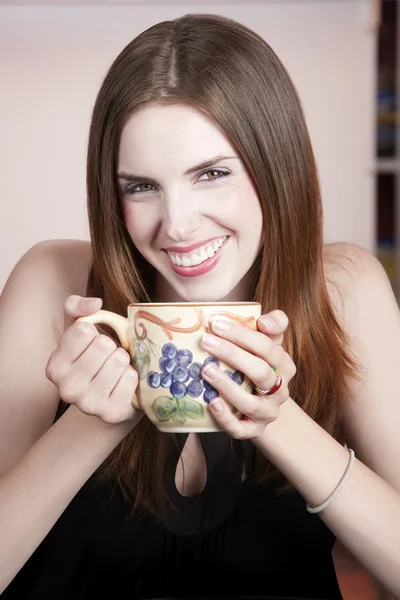 Mujer bonita con taza —  Fotos de Stock