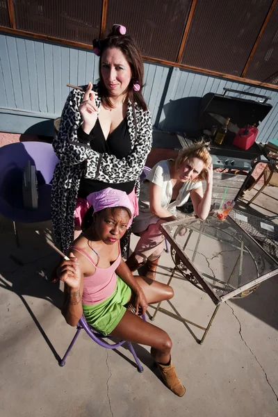 Drie trashy vrouwen — Stockfoto