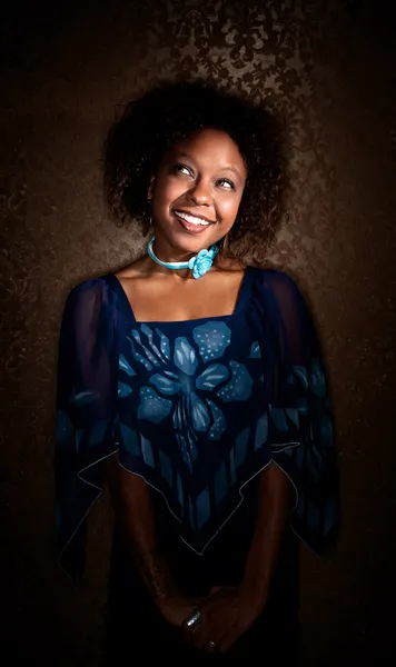 Mulher afro-americana bonita — Fotografia de Stock