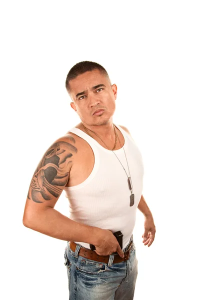 Homme hispanique avec un pistolet — Photo