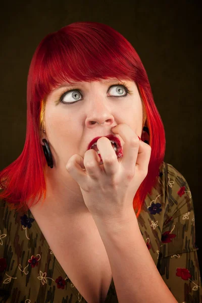 Punky Girl com cabelo vermelho — Fotografia de Stock