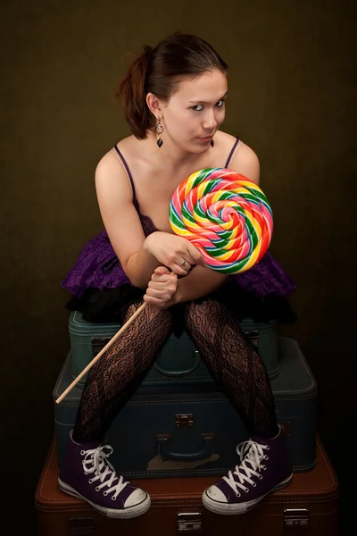 女孩与棒棒糖 — 图库照片