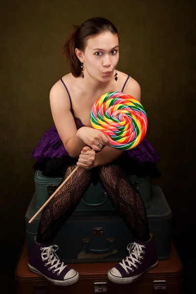 女孩与棒棒糖 — 图库照片