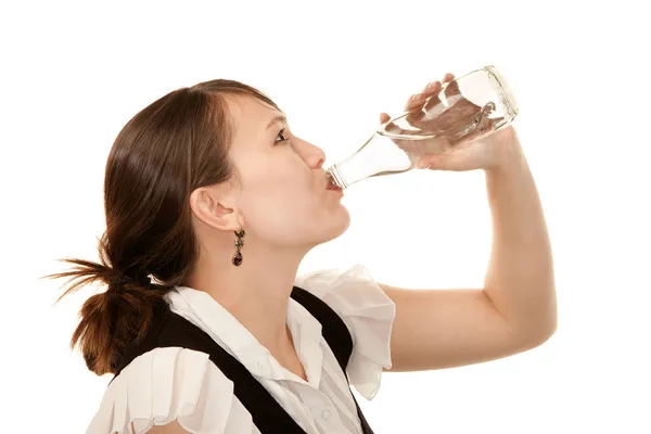 Vrouw die water drinkt — Stockfoto