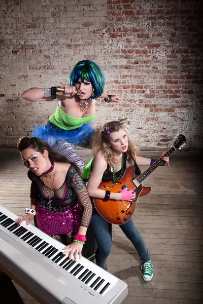 Fêmea banda punk rock — Fotografia de Stock