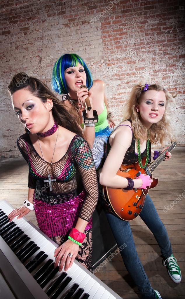 Pictures punk rock band Female punk rock band — Stock Photo