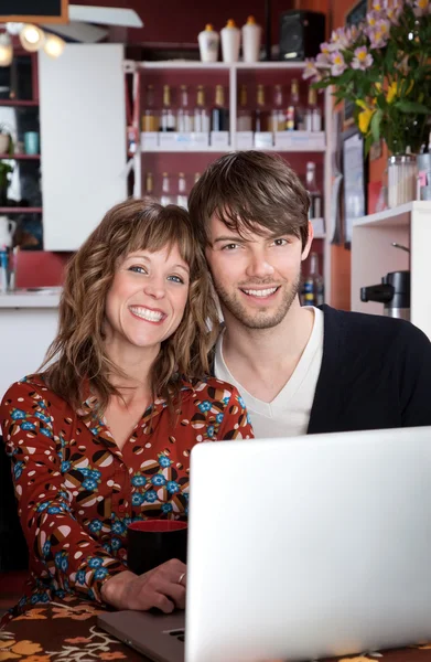 Happy young couple — Stock Photo, Image