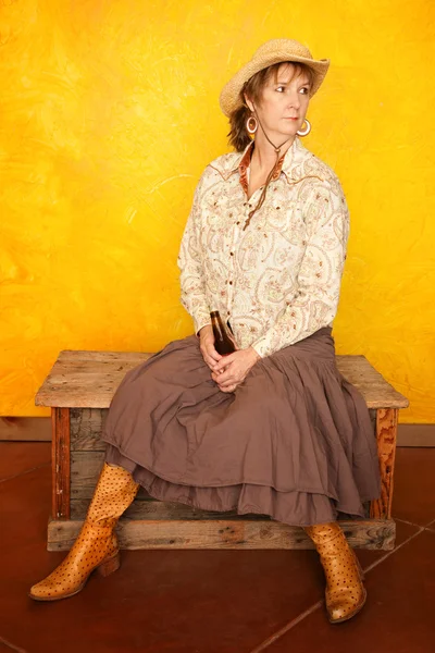 Pretty Western Woman with Beer — Stock Photo, Image