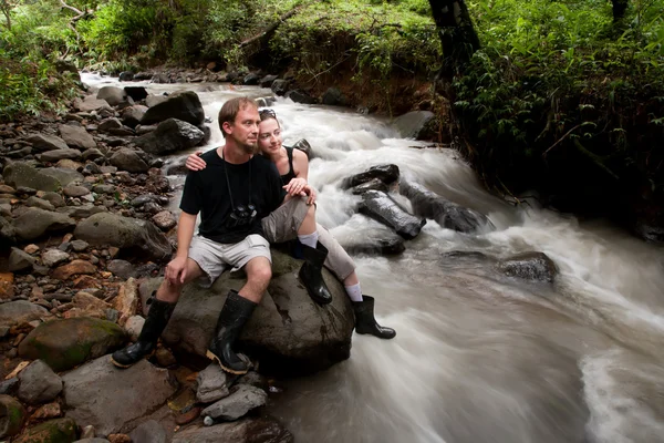 Evropské a americké pár v Kostarice — Stock fotografie
