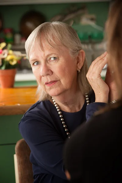 Senior woman in kitchen — Stock Photo, Image