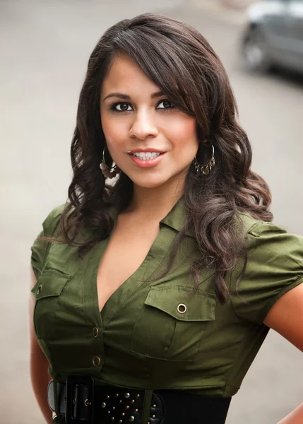 Pretty Hispanic Woman Outdoors — Stock Photo, Image