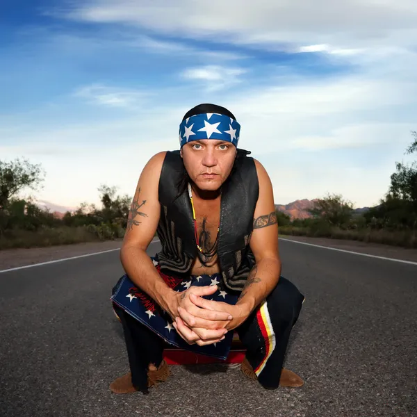 Indigenous man in the middle of a road — Stock Photo, Image