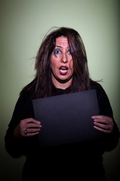 Talking woman taking a mugshot — Stock Photo, Image