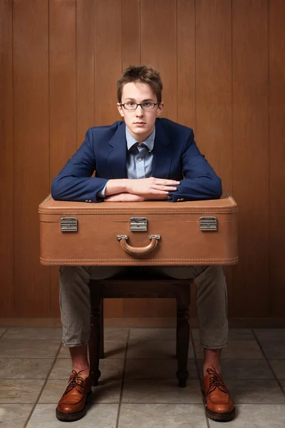Serious Man With Suitcase — Stock Photo, Image