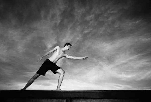 Young Man Exercises — Stock Photo, Image