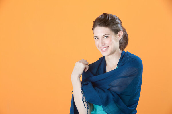 Великолепная женщина с шалью
