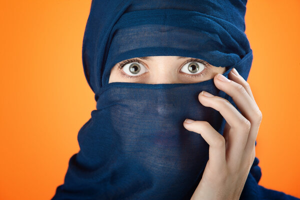 Женщина в вуали
