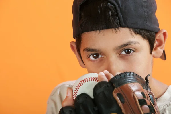 Jovem jogador de beisebol — Fotografia de Stock