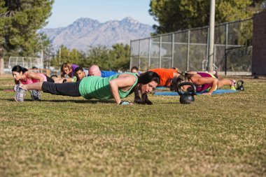 açık havada eğitim push up