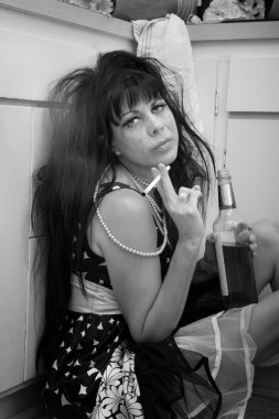 Sigara ve alkol depresif kadın