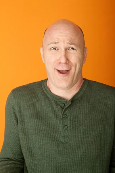 Kel beyaz adam şaşkın