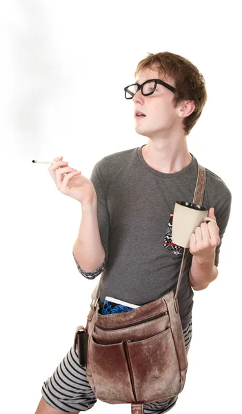 Tonåring rökning cigarett — Stockfoto