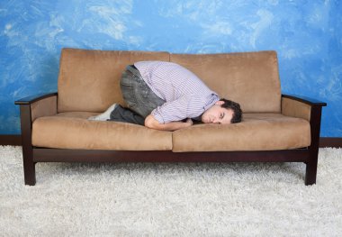 kızgın genç adam Divan