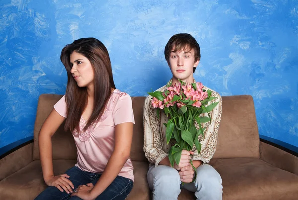 Hombre inocente con ramo de flores — Foto de Stock