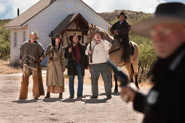 Bande von sechs alten Outlaws aus dem Westen — Stockfoto
