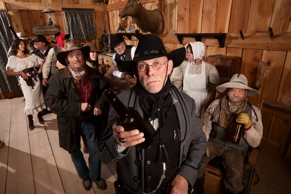 Sheriff mit leerer Whiskeyflasche — Stockfoto