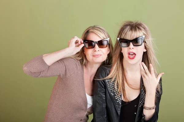 Maman et fille ludiques — Photo