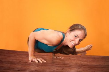 güler yogasana