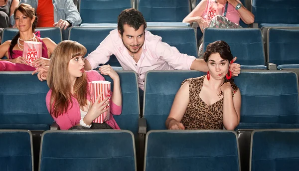 Widerwärtiger Mann im Theater — Stockfoto