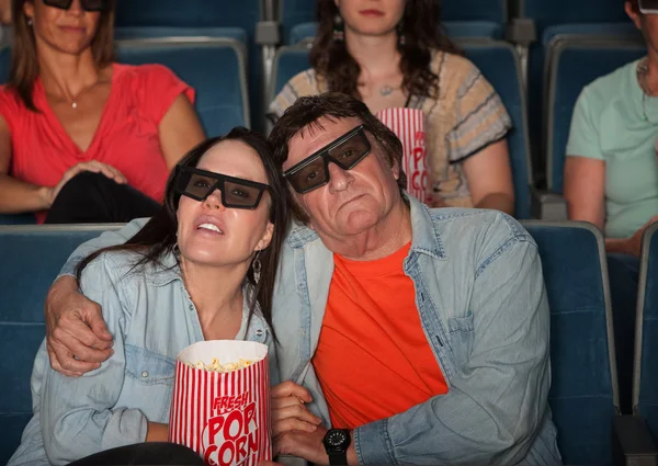 Paar kijken 3D-film — Stockfoto