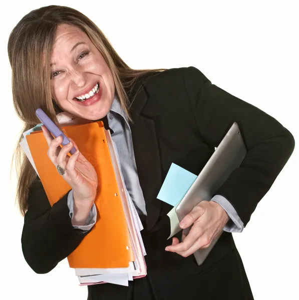 Gülümseyen multitasking kadın — Stok fotoğraf