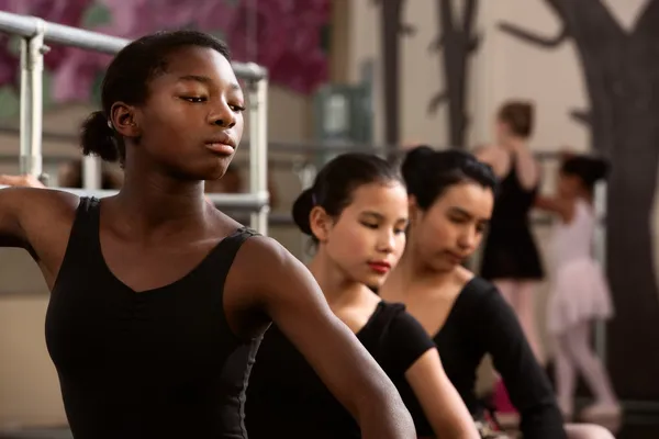 Serious Young Dancers — Stock Photo, Image