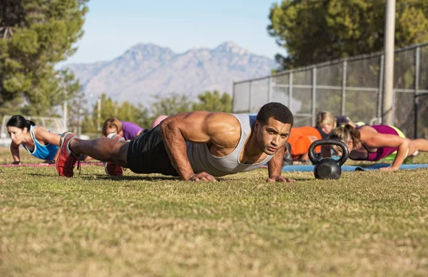 Buiten oefening bootcamp — Stockfoto