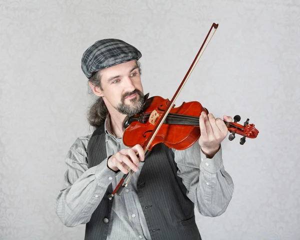 Knappe Ierse Fiddler uitvoeren — Stockfoto