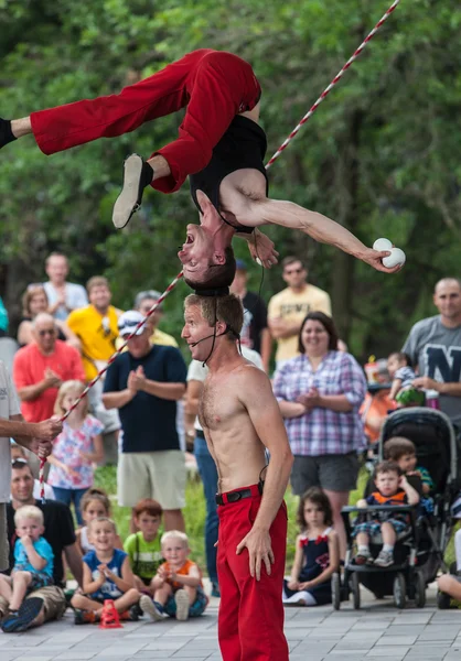 Acrobats en la Feria Estatal de Iowa — Foto de Stock