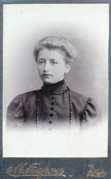 Vintage foto van volwassen vrouw. — Stockfoto