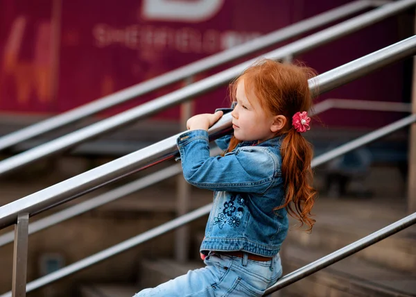 Smiling Red Hair Girl Jeans Costume Trying Talking Phone English — стоковое фото