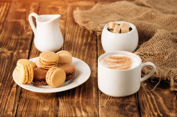 Cup Coffee Milk Sugar Macaroons Wooden Background — 스톡 사진