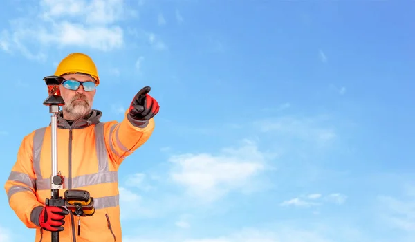 Builder Hat Orange Reflective Fleece Safety Glasses Gives Direction Gesture — Stockfoto