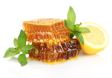 limon ve nane, üzerinde beyaz izole tatlı peteğin