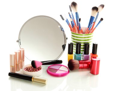 kozmetik ayna üzerinde beyaz izole yakınındaki