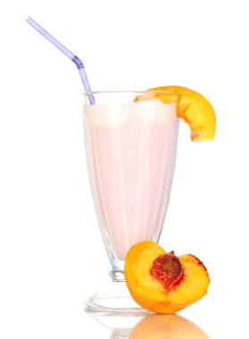 lezzetli milkshake ile üzerine beyaz izole şeftali